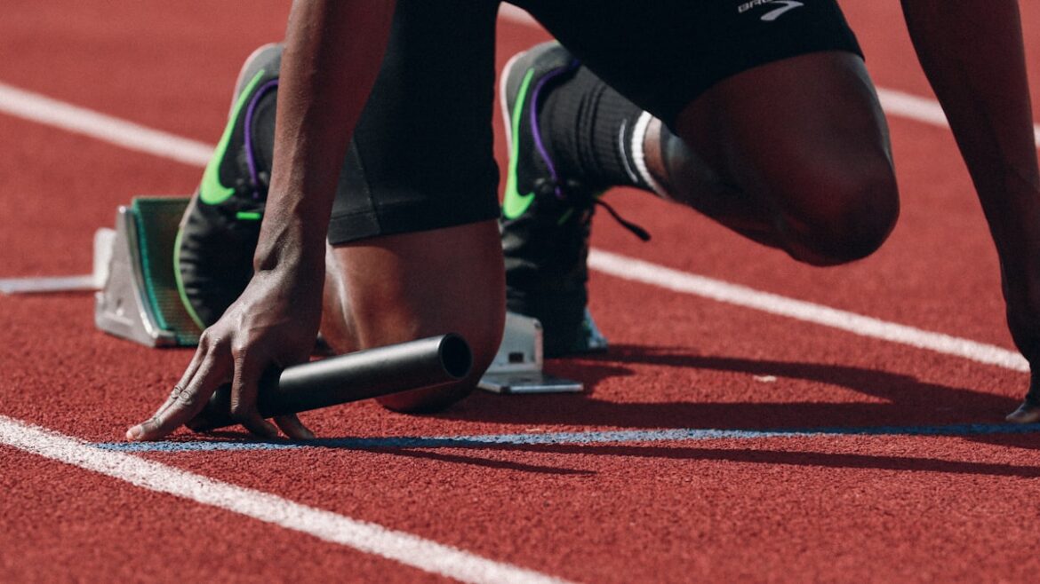 Túneles de Viento y Software CFD en Ciclismo y Triatlón: Optimización del CdA, Cascos Aero y Tejidos Ranurados
